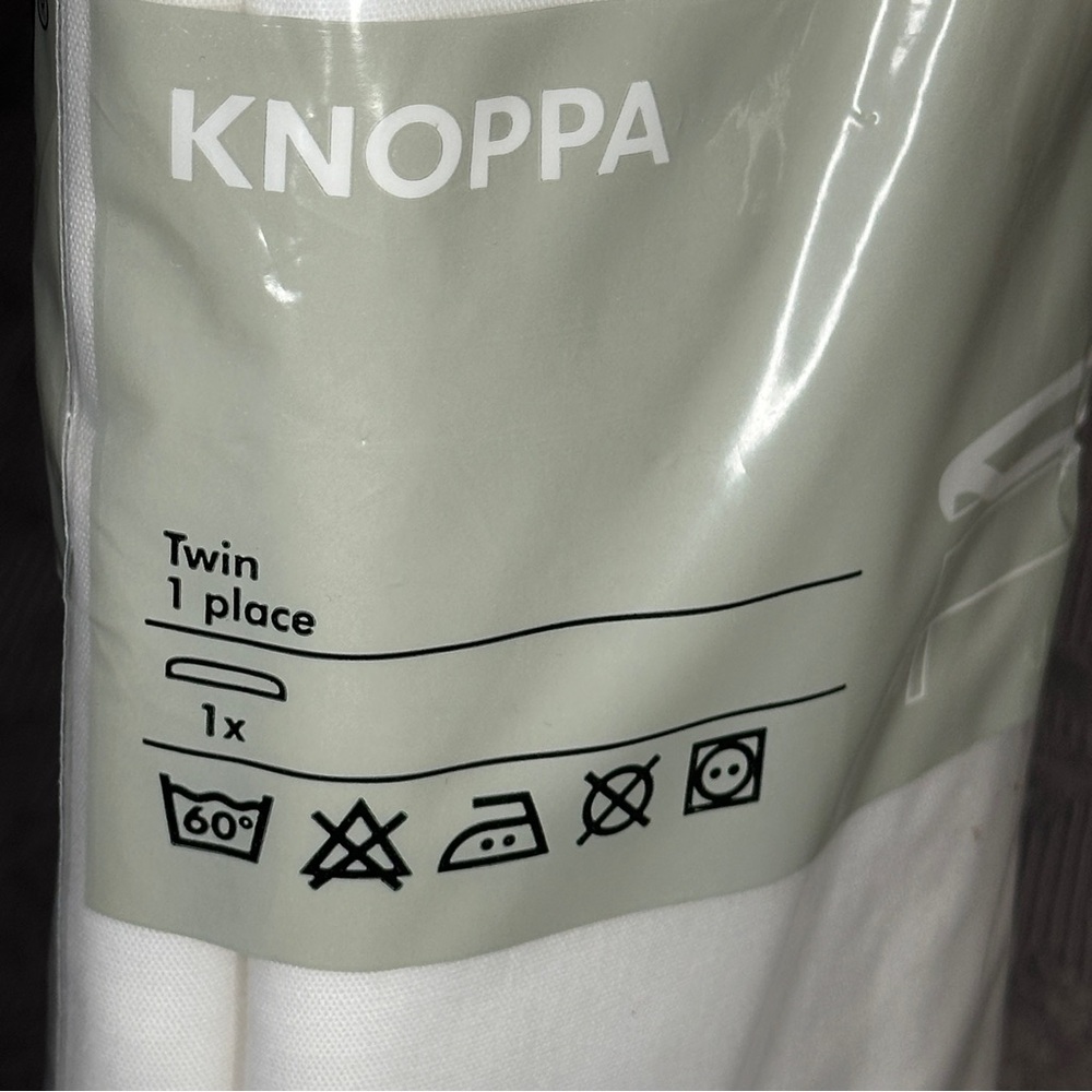 IKEA Knoppa White Fitted TWIN SHEET Cotton Polyester 38x74.5  201.427.39